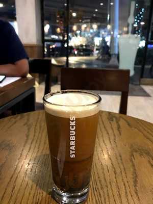 ร้านอาหาร กริลล์แอนด์เกรวีย์