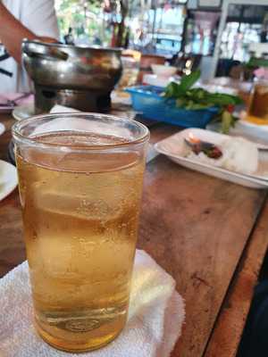 ร้านอาหาร ลมโชย