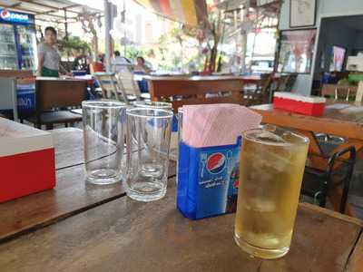 ร้านอาหาร ลมโชย