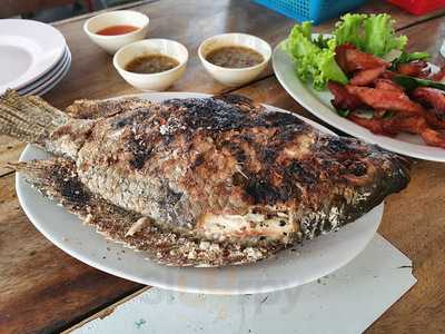 ร้านอาหาร ลมโชย