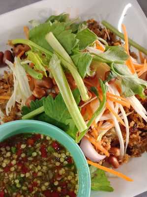 ร้านอาหาร ลมโชย