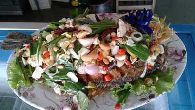 ไก่ย่างพังโคน