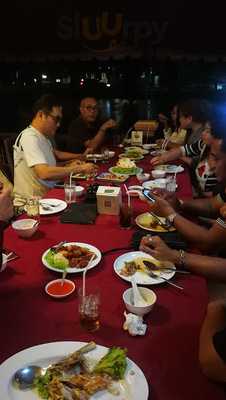 สวนอาหารเบิกไพร