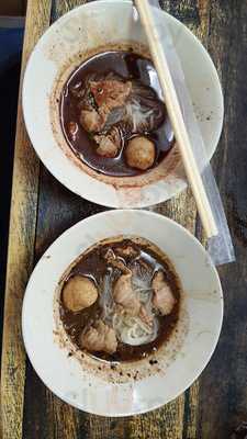 ก๋วยเตี๋ยวเรือน้าชู