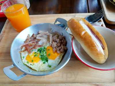 ชานชาลา  Cafe@chiang Mai