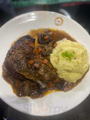 สเต็กเฮ้าส์ศูนย์อาหารตาลเดี่ยว