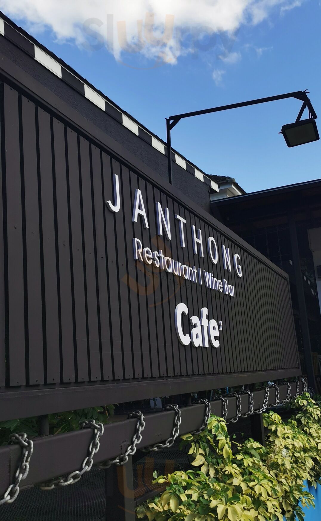 Janthong Restaurant Wine Bar And Cafe