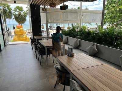 Playa Bistro & Lounge