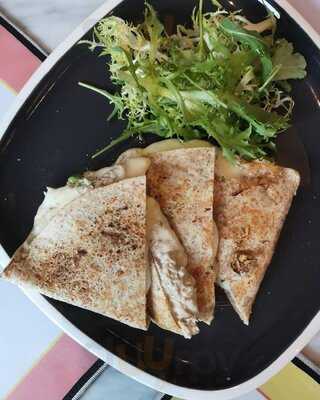 คลาสสิครูม คาเฟ่ แอนด์ ไดนิ่ง