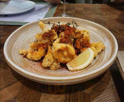 คลาสสิครูม คาเฟ่ แอนด์ ไดนิ่ง