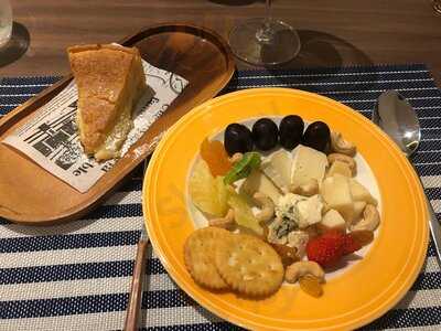 Papauno Viennoiserie & Bistro