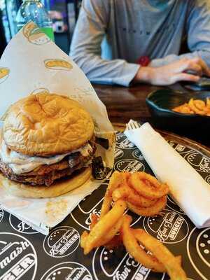 กีวี่ สแมช เบอร์เกอร์