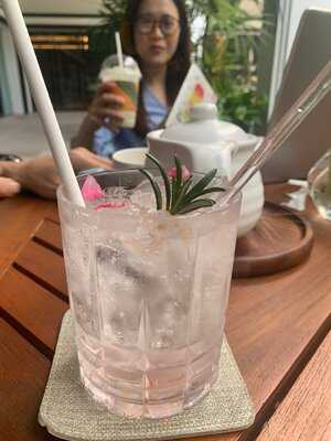 Maa Laa Cafe & Studio