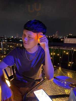 Rim Rooftop Dining & Bar