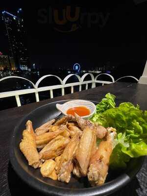 Rim Rooftop Dining & Bar