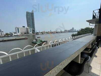 Rim Rooftop Dining & Bar