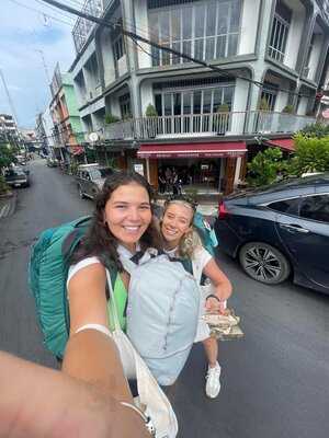 Duklong Cafe And Eat