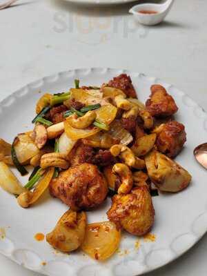 ไทร ร้านอาหาร