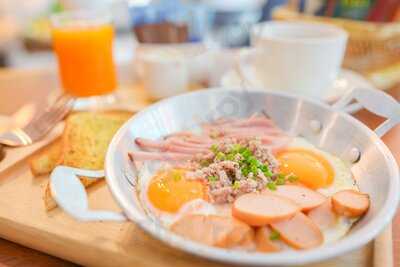 Copper Spoon Café & Restaurant