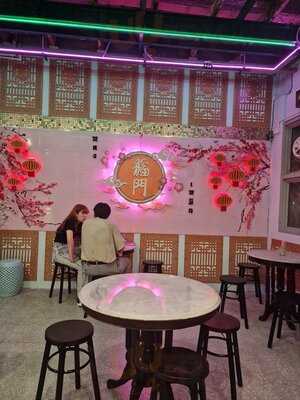 Lhongmen Cafe&craft Bar