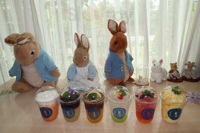 Peter Rabbit English Tea Time