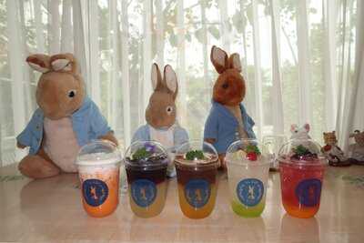 Peter Rabbit English Tea Time