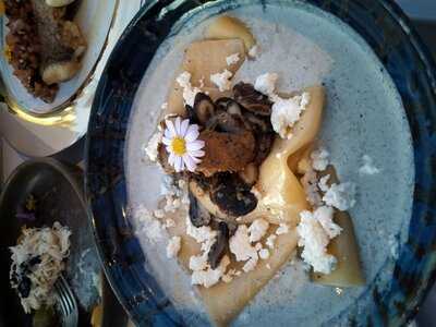 The View Dining At The Peak