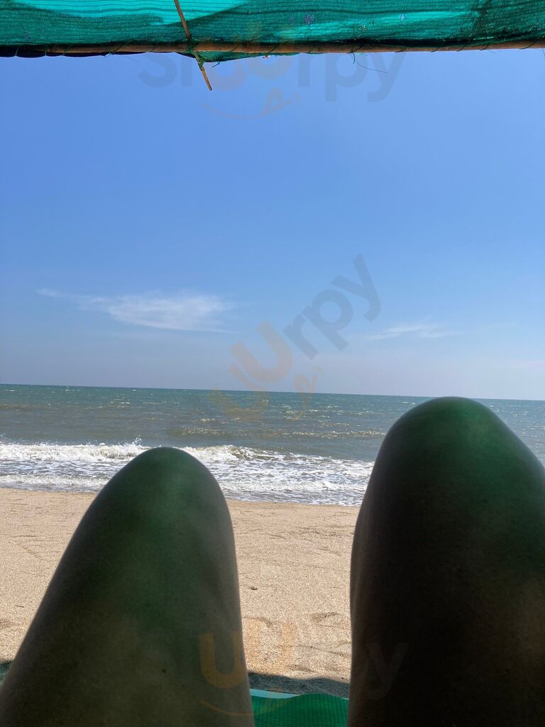 Mrs Umporn Beach & Restaurant