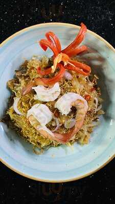 Feelings Thai Eatery & Bar