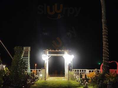 ชายเลน์ ดิ คาเฟ่