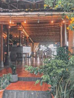 ชายเลน์ ดิ คาเฟ่