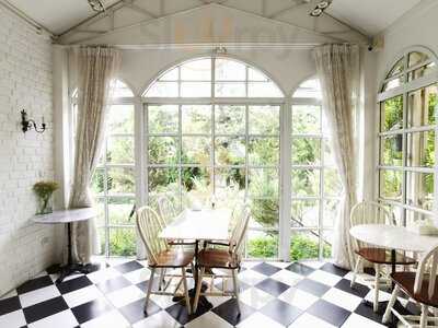 Misstar Cafe By Davika