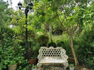 Misstar Cafe By Davika