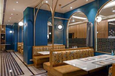 Yoong Khao Hom Athenee Tower