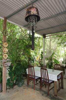 จีรัง อาร์ต คาเฟ่