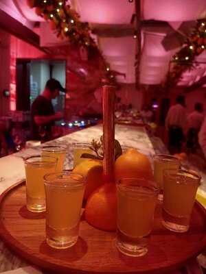 Isola By Signor Sassi