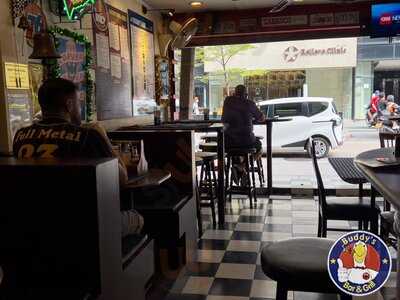 Buddy's Bar & Grill (soi 20)