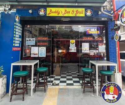 Buddy's Bar & Grill (soi 20)