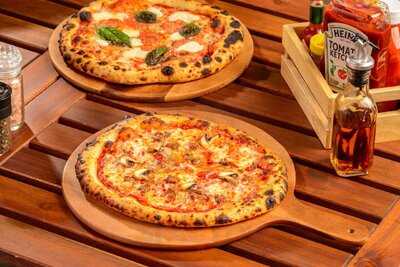 Hunter's Garden & Restaurant