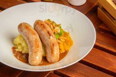 Hunter's Garden & Restaurant