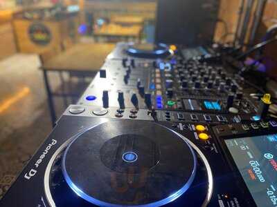 Marley's Bar & Café