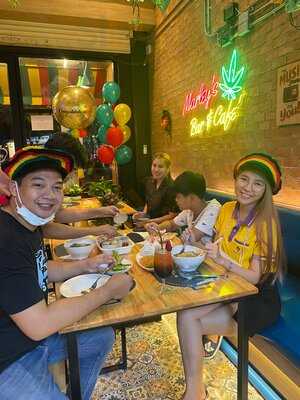 Marley's Bar & Café