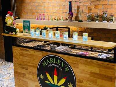 Marley's Bar & Café