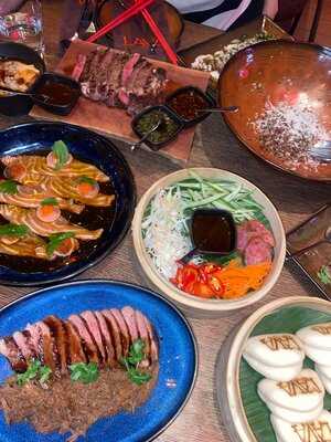 ลาวา เอเชี่ยน ไฟร์ กริล