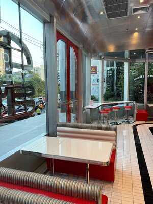 Quickie - Empire Tower Sathorn