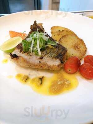 ใต้สมุทร