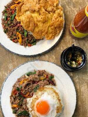 กะเพราตาแป๊ะ