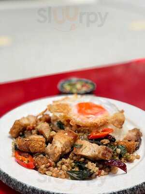 กะเพราตาแป๊ะ