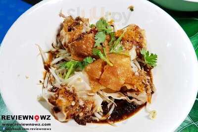 ร้าน ก๋วยเตี๋ยวรถน้ำไหล บะหมี่เกี๊ยวเทวดา