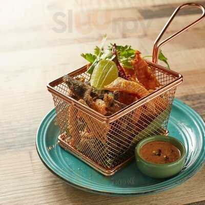 อัญชันเทอเรส